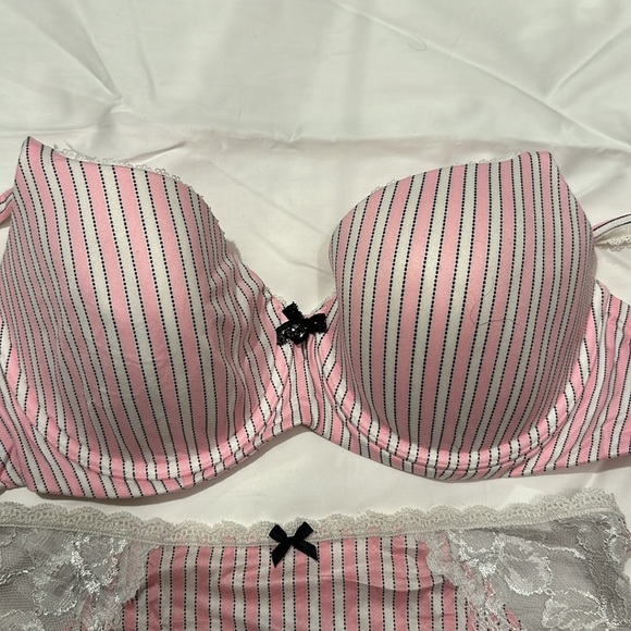 Victorias Secret striped 2Pc set - Picture 3 of 7